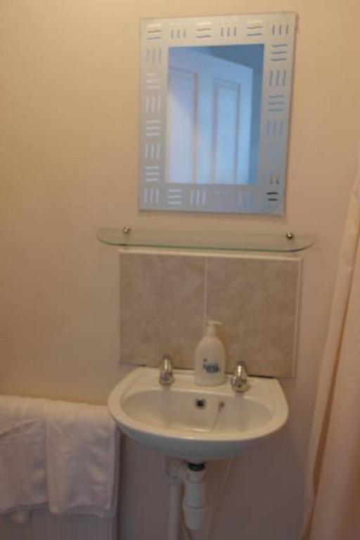 Bed and Breakfast Hikers And Bikers Hadfield Екстер'єр фото